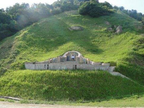 如何看风水选择墓地谈起根据风水寻找墓地人？