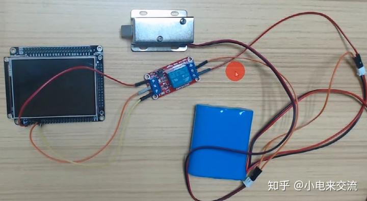 基于STM32的电子密码锁设计方案，实现指纹识别成功