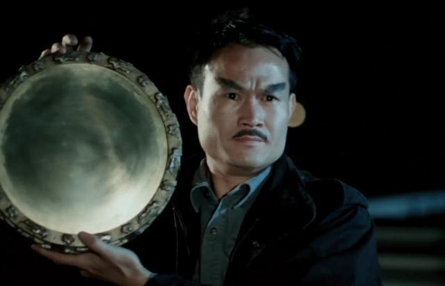 林正英的僵尸片与中国神秘的茅山术：驱鬼降魔的古老法术